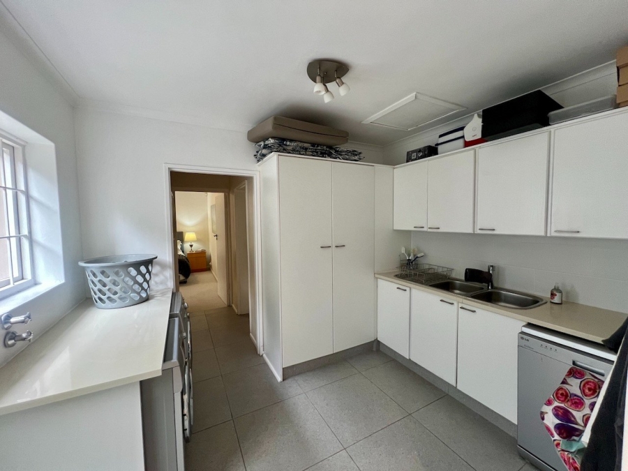 To Let 4 Bedroom Property for Rent in Constantia Western Cape